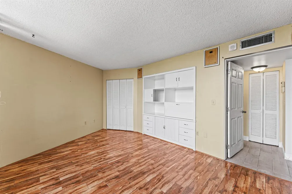1400 Saint Charles Place #616 Pembroke Pines, FL 33026