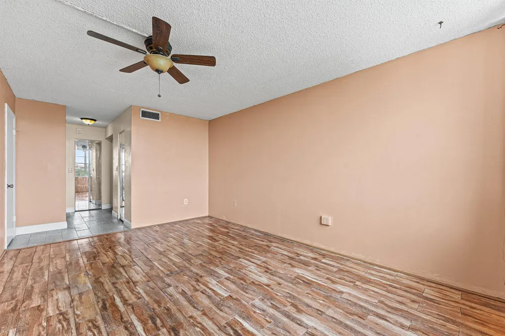 1400 Saint Charles Place #616 Pembroke Pines, FL 33026