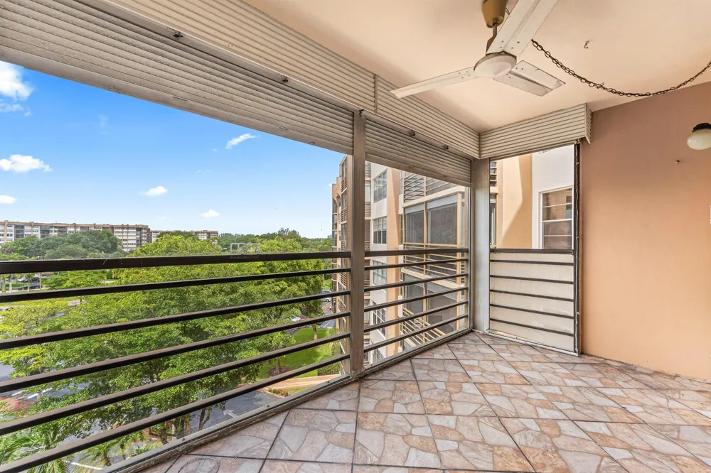 1400 Saint Charles Place #616 Pembroke Pines, FL 33026
