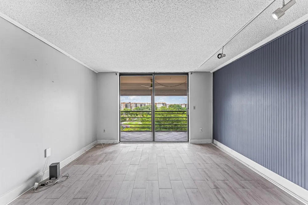 1400 Saint Charles Place #616 Pembroke Pines, FL 33026