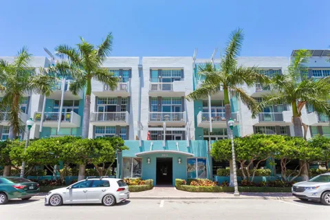 180 NE 4th Avenue #307