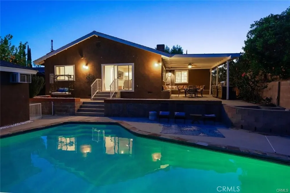 6954 Woodlake Avenue West Hills, CA 91307