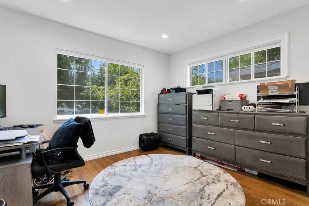 6954 Woodlake Avenue West Hills, CA 91307