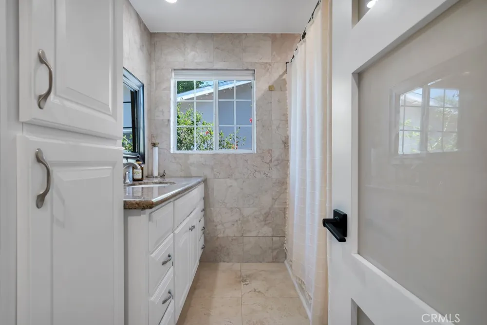 6954 Woodlake Avenue West Hills, CA 91307