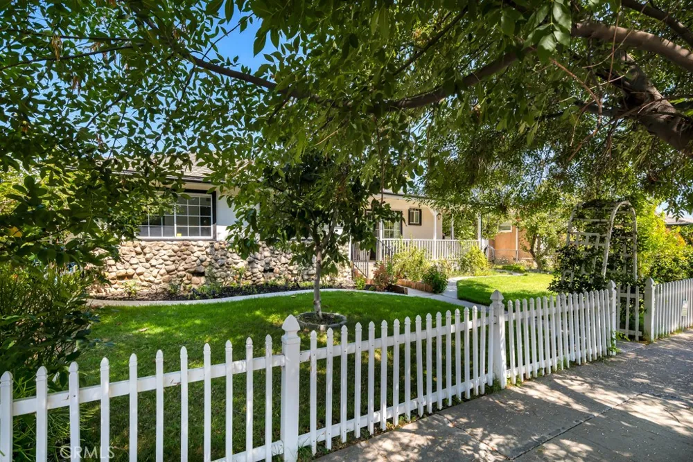 6954 Woodlake Avenue West Hills, CA 91307