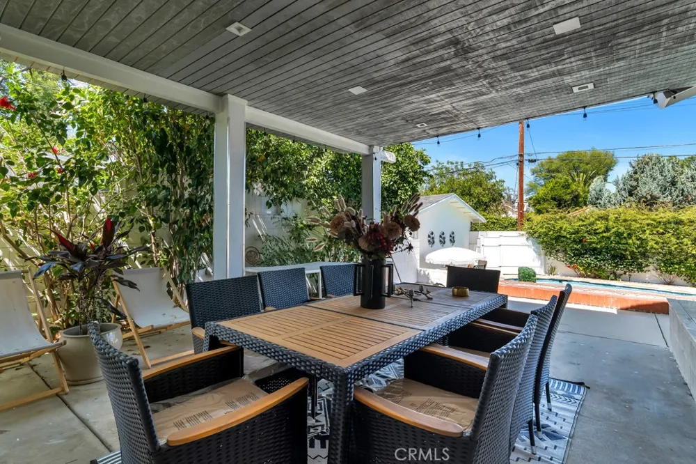 6954 Woodlake Avenue West Hills, CA 91307