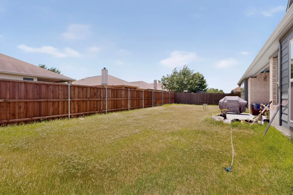 2905 Emerald Trace Drive Denton, TX 76226