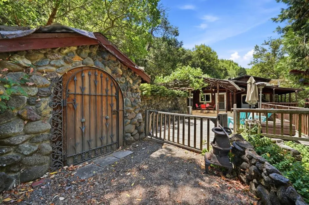 322 Casa Loma Road Morgan Hill, CA 95037