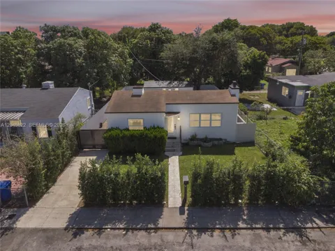 774 NW 49th St