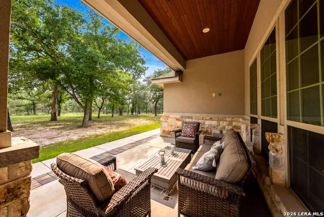 156 Crescent Ridge Adkins, TX 78101