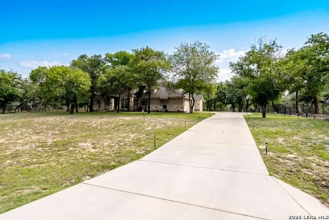156 Crescent Ridge Adkins, TX 78101