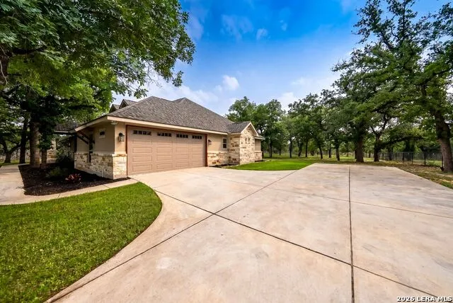 156 Crescent Ridge Adkins, TX 78101