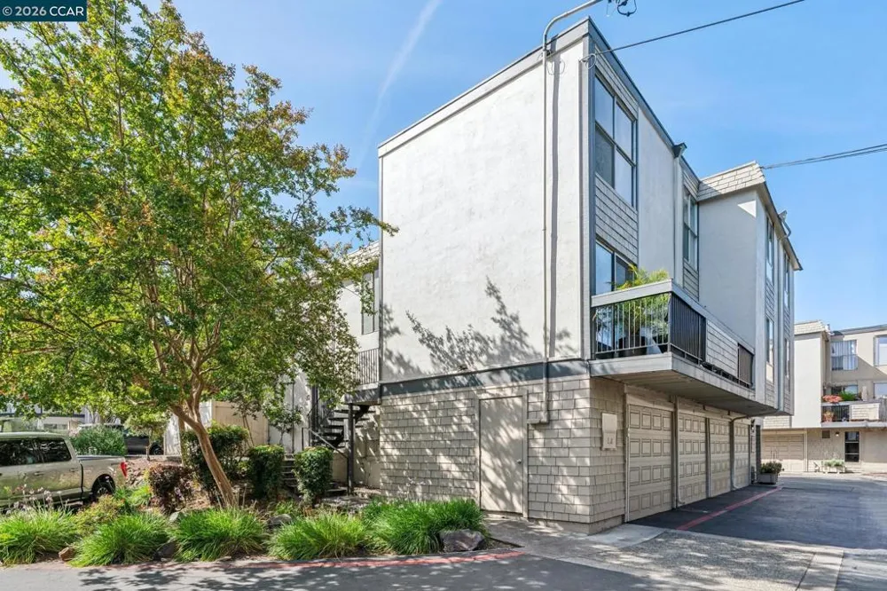 2035 Sierra Rd #4 Concord, CA 94518