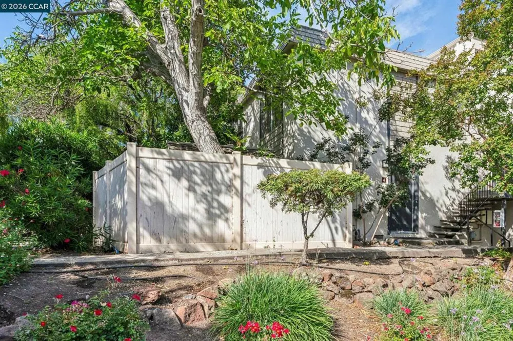 2035 Sierra Rd #4 Concord, CA 94518