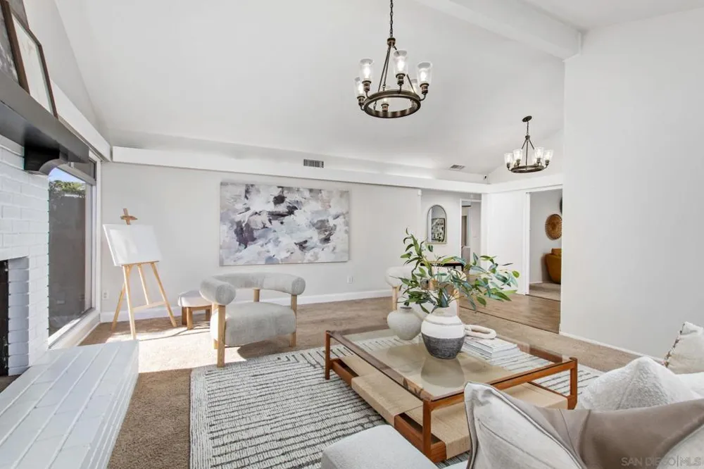 7046 Murray Park Dr San Diego, CA 92119