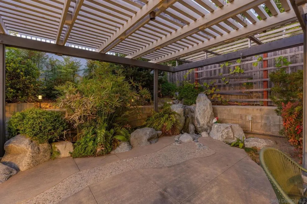 7046 Murray Park Dr San Diego, CA 92119