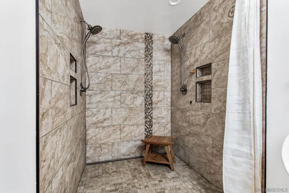 7046 Murray Park Dr San Diego, CA 92119