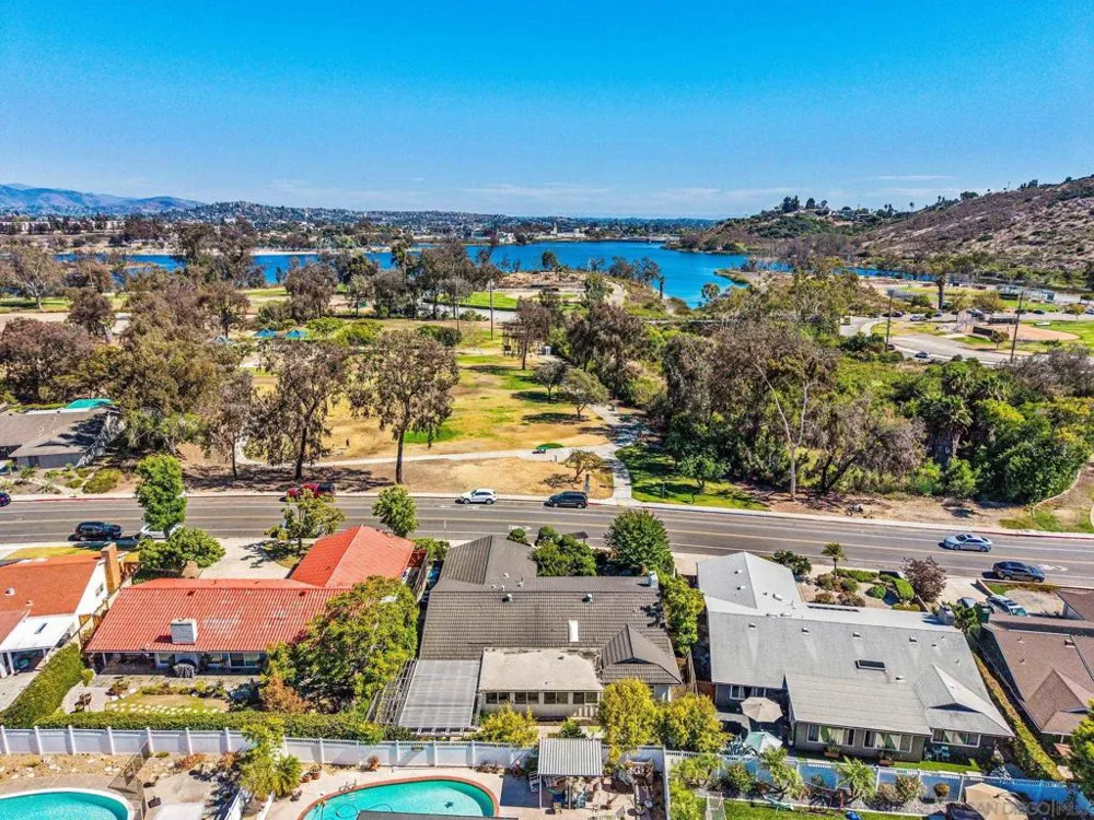 7046 Murray Park Dr San Diego, CA 92119