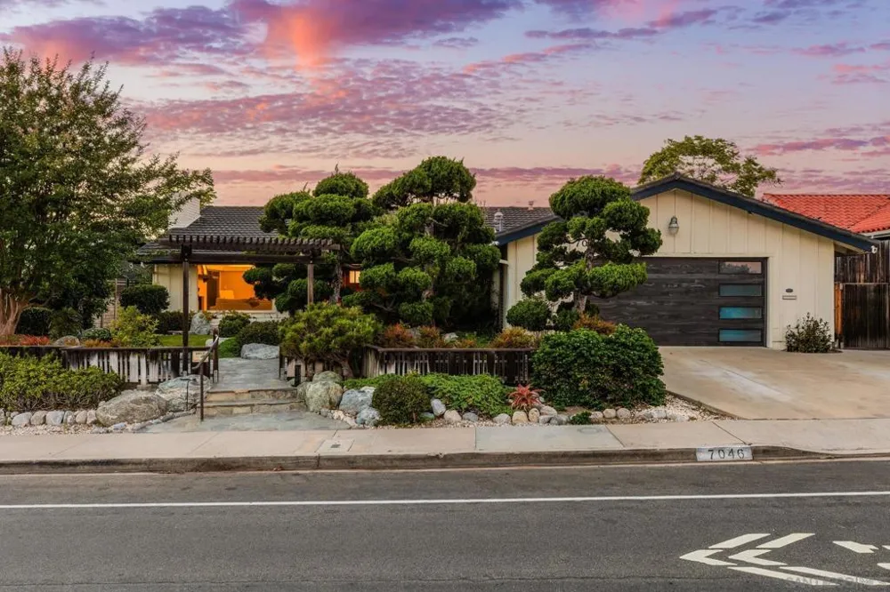 7046 Murray Park Dr San Diego, CA 92119