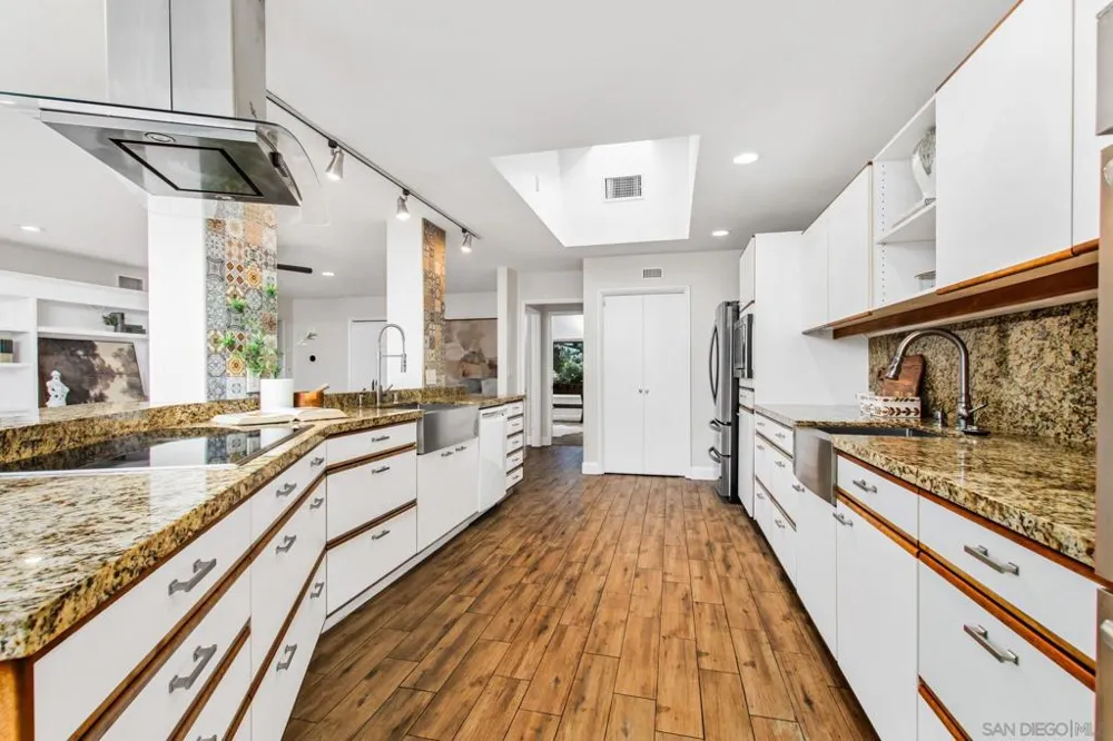 7046 Murray Park Dr San Diego, CA 92119