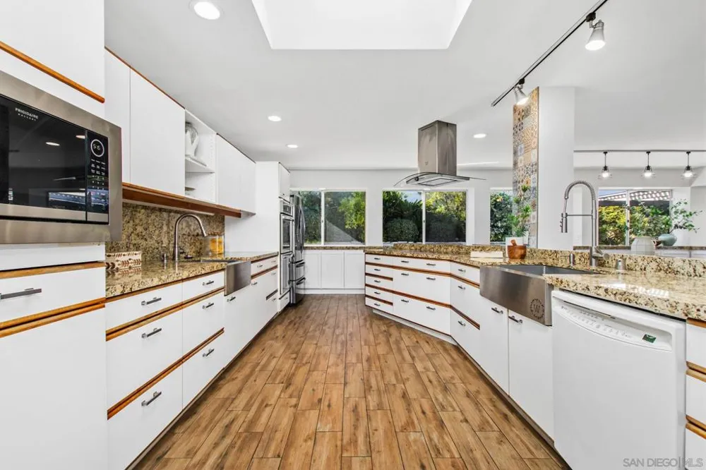 7046 Murray Park Dr San Diego, CA 92119