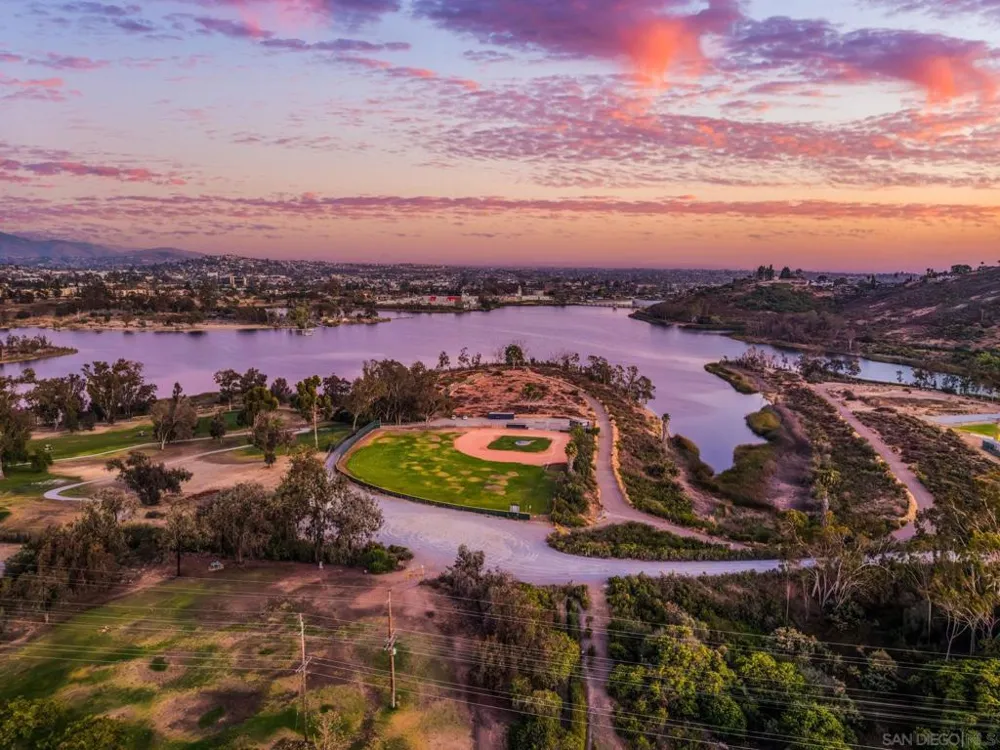 7046 Murray Park Dr San Diego, CA 92119
