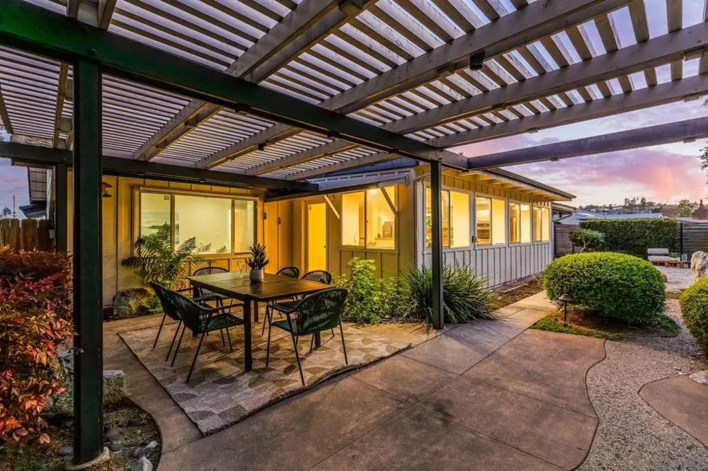 7046 Murray Park Dr San Diego, CA 92119