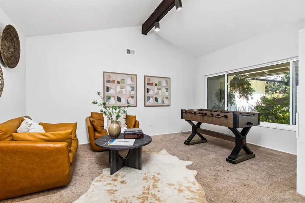 7046 Murray Park Dr San Diego, CA 92119