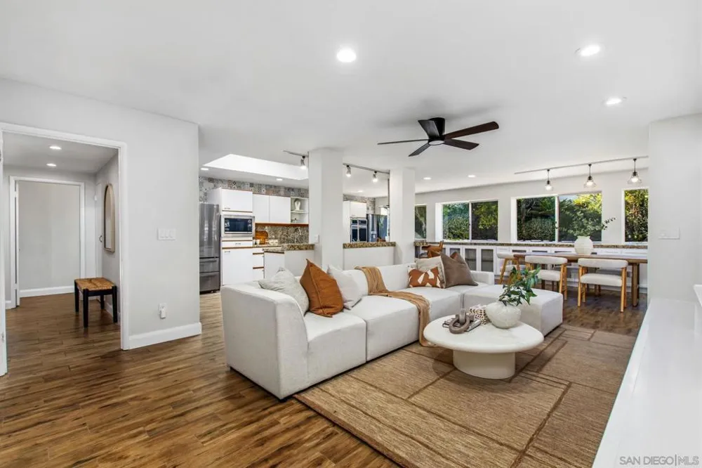 7046 Murray Park Dr San Diego, CA 92119