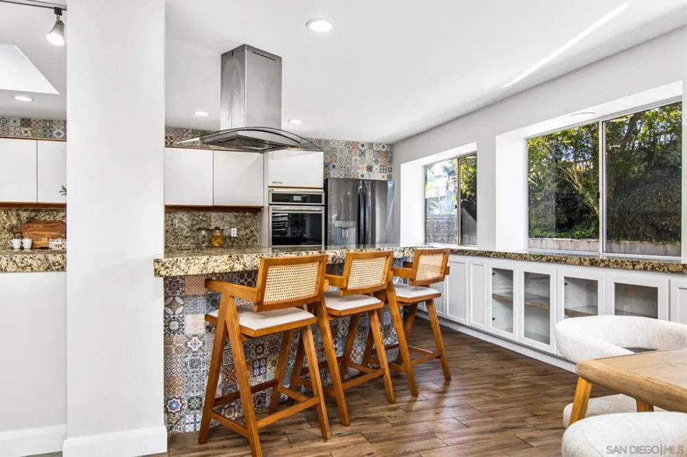 7046 Murray Park Dr San Diego, CA 92119