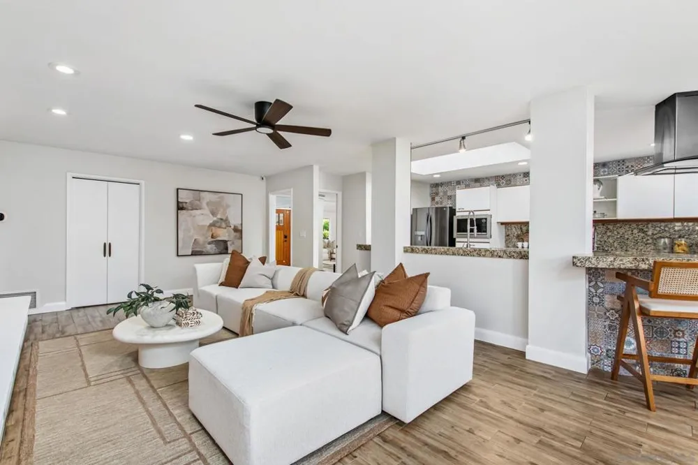 7046 Murray Park Dr San Diego, CA 92119
