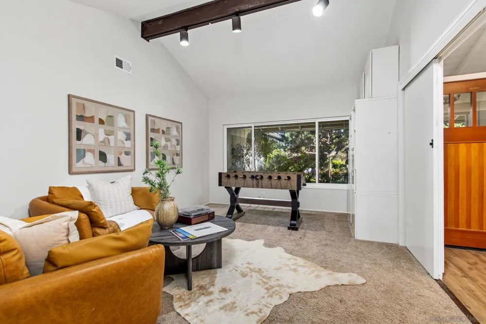 7046 Murray Park Dr San Diego, CA 92119