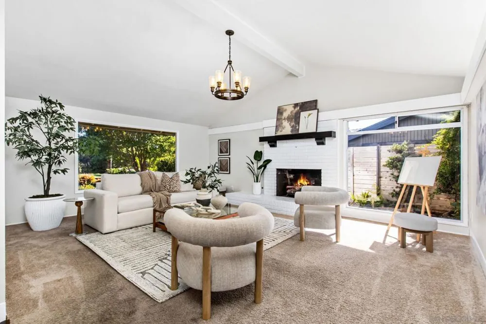 7046 Murray Park Dr San Diego, CA 92119