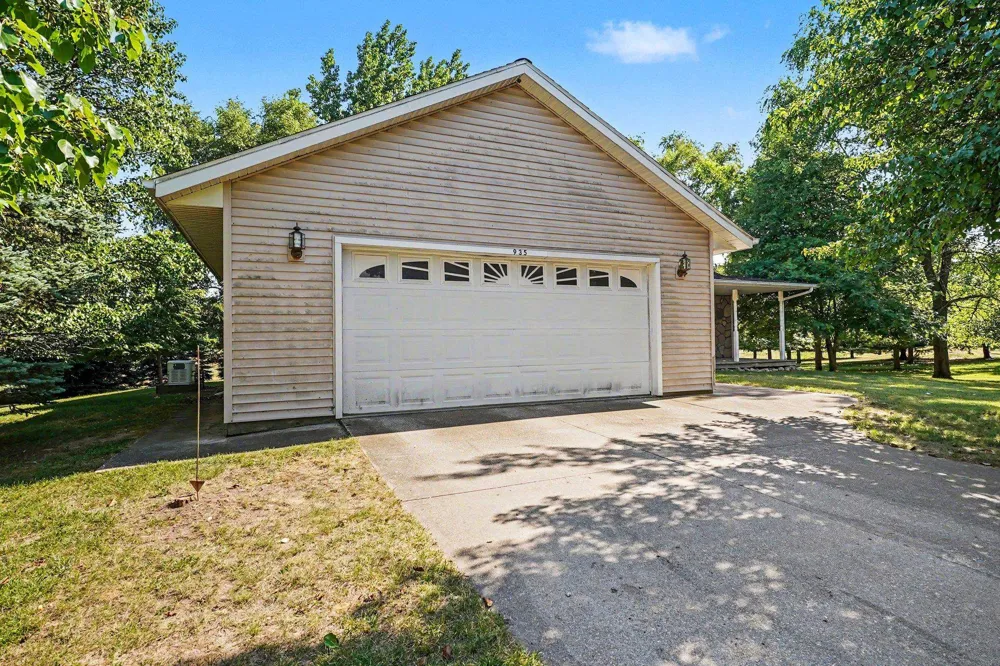 935 S Crawford Road Union Charter Township, MI 48858