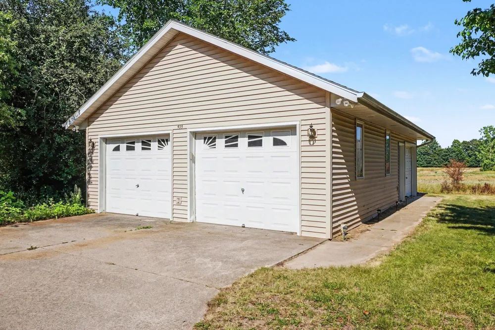 935 S Crawford Road Union Charter Township, MI 48858