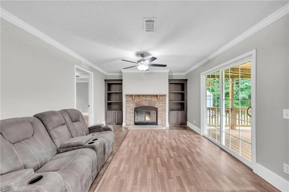 81 Jarrett Lane Gillsville, GA 30543