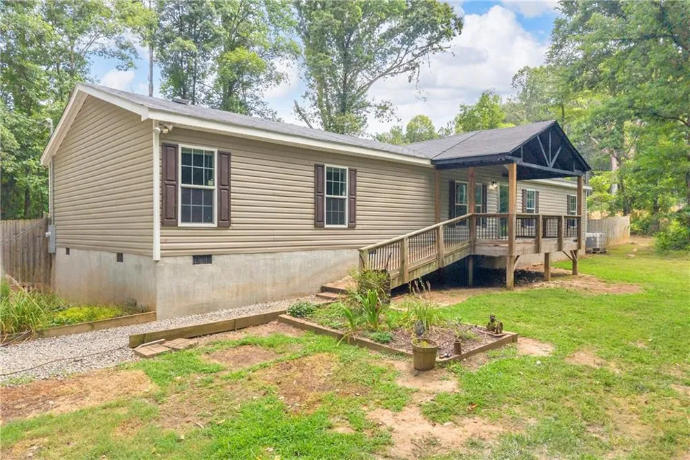 81 Jarrett Lane Gillsville, GA 30543