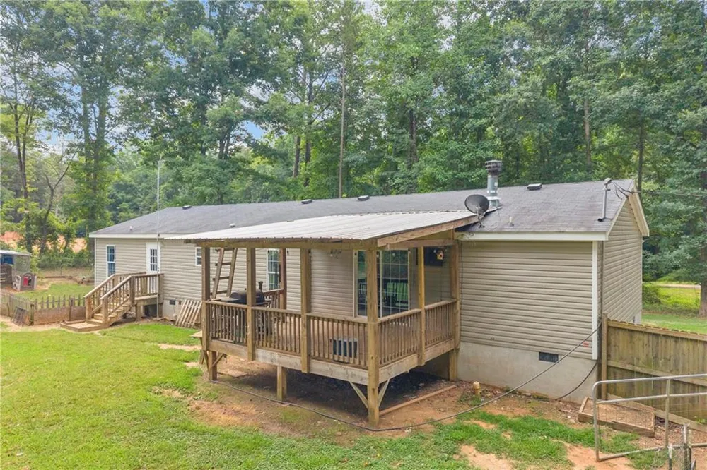 81 Jarrett Lane Gillsville, GA 30543