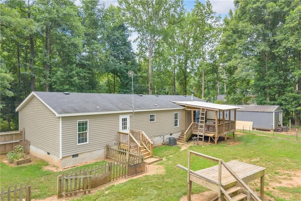 81 Jarrett Lane Gillsville, GA 30543