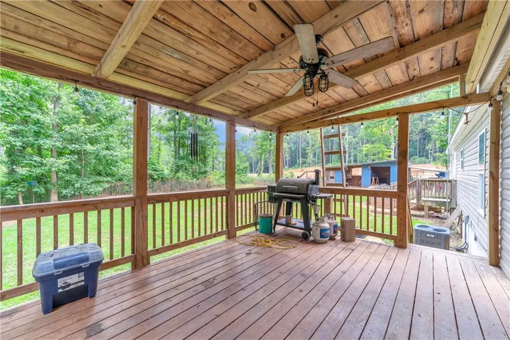 81 Jarrett Lane Gillsville, GA 30543