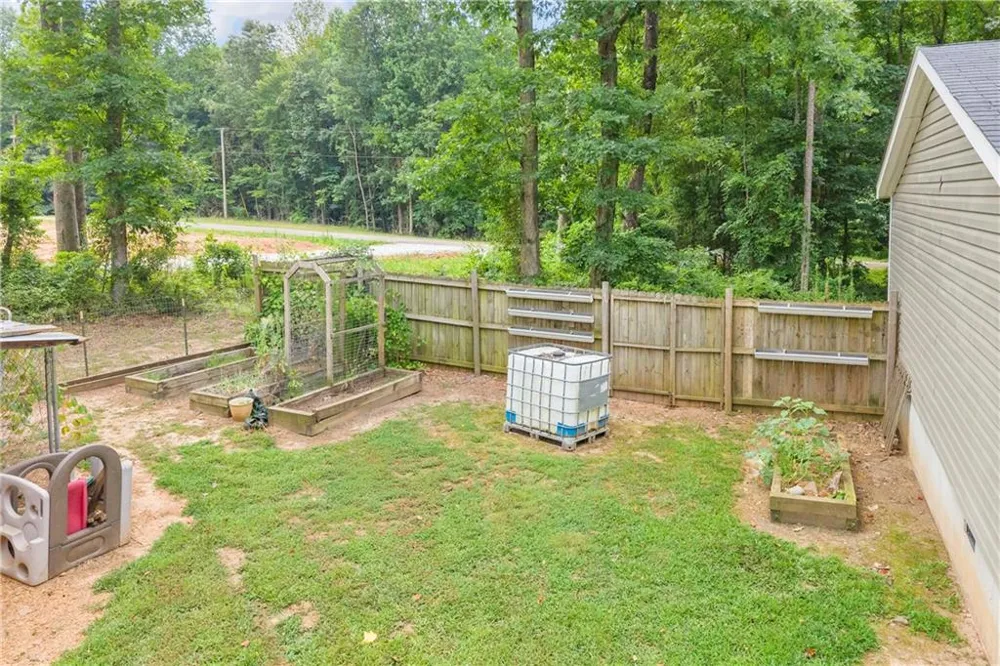 81 Jarrett Lane Gillsville, GA 30543