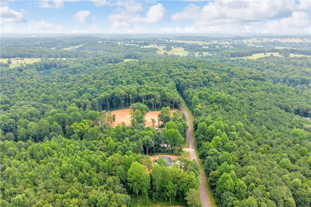 81 Jarrett Lane Gillsville, GA 30543