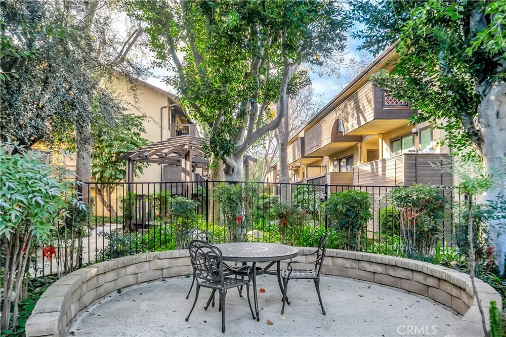7308 Corbin Avenue #G Reseda, CA 91335