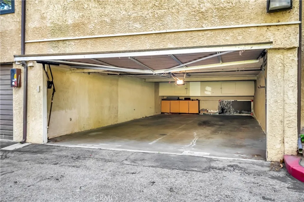 7308 Corbin Avenue #G Reseda, CA 91335