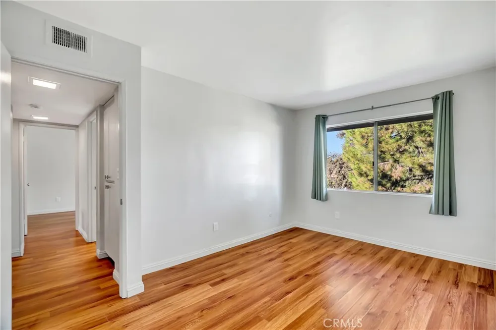 7308 Corbin Avenue #G Reseda, CA 91335
