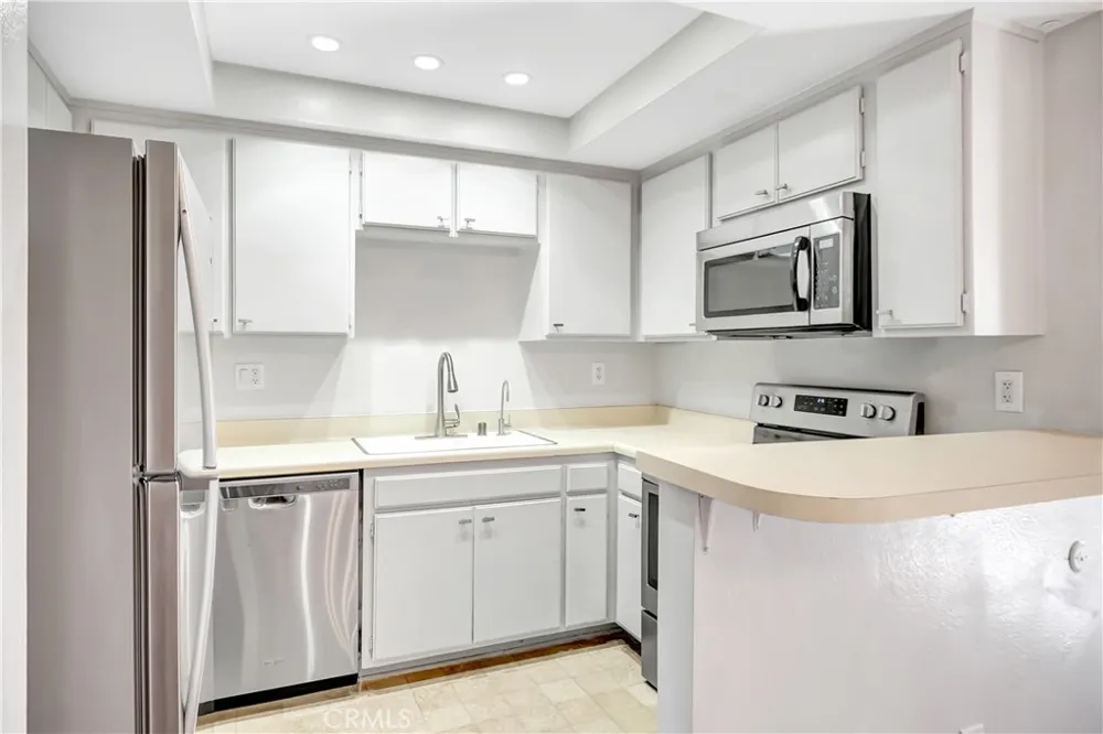 7308 Corbin Avenue #G Reseda, CA 91335