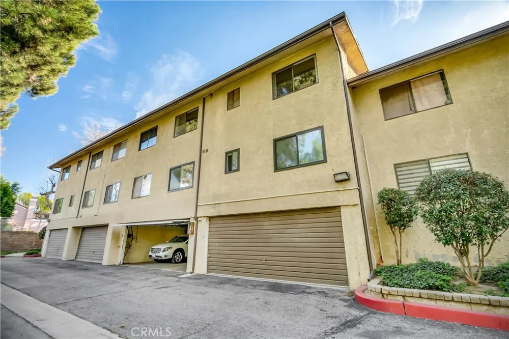7308 Corbin Avenue #G Reseda, CA 91335