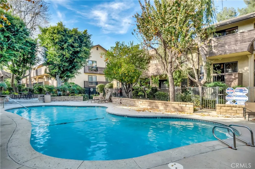 7308 Corbin Avenue #G Reseda, CA 91335