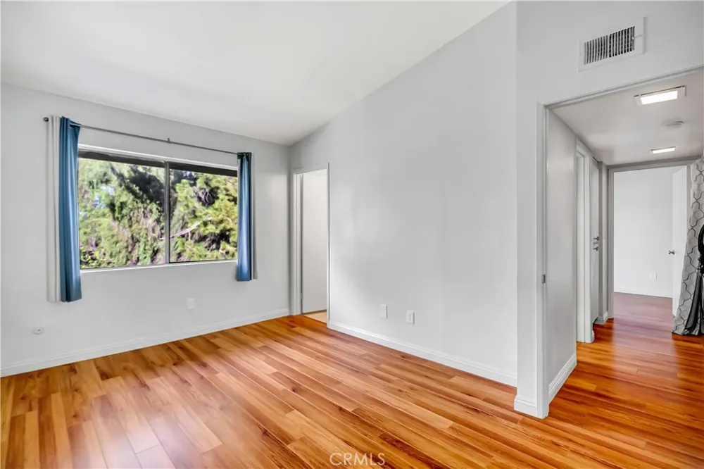 7308 Corbin Avenue #G Reseda, CA 91335