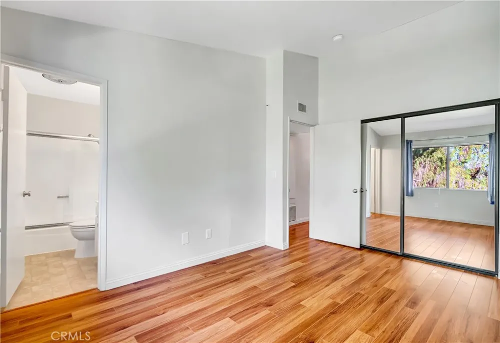 7308 Corbin Avenue #G Reseda, CA 91335
